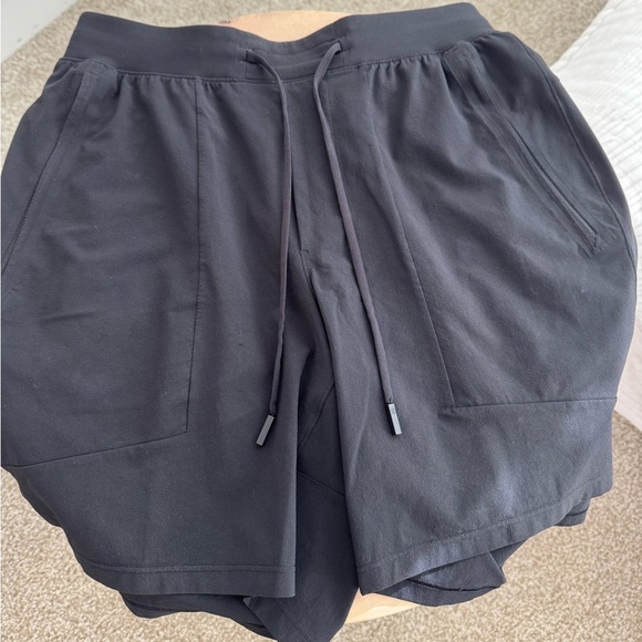 lululemon T.H.E. Short 7” Linerless - Picture 2 of 4